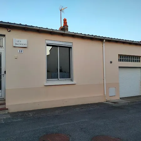 Les Magnolias بيت للعطل لي سابلِ دولونْ